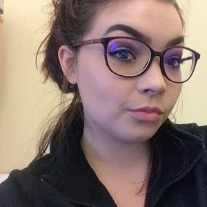 Meet your Posher, Leah